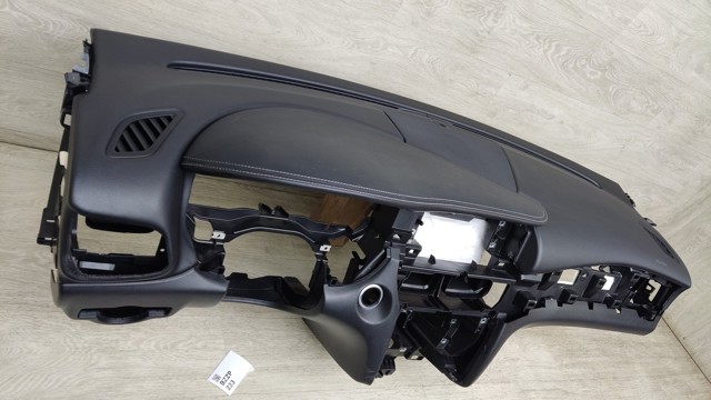 Приладова панель 682005DF0A NISSAN