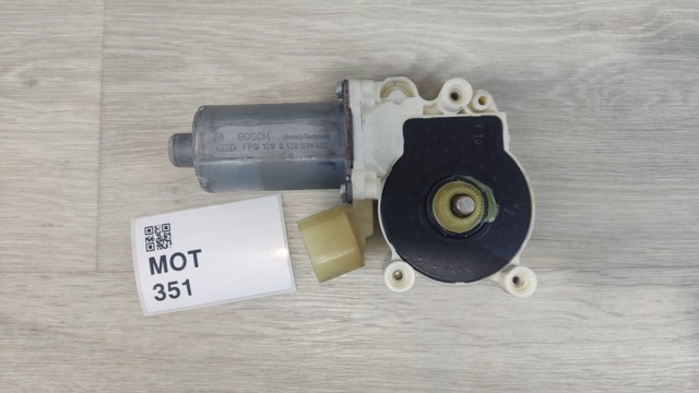 Мотор склопідйомника дверей передніх, правих 6981142 BMW