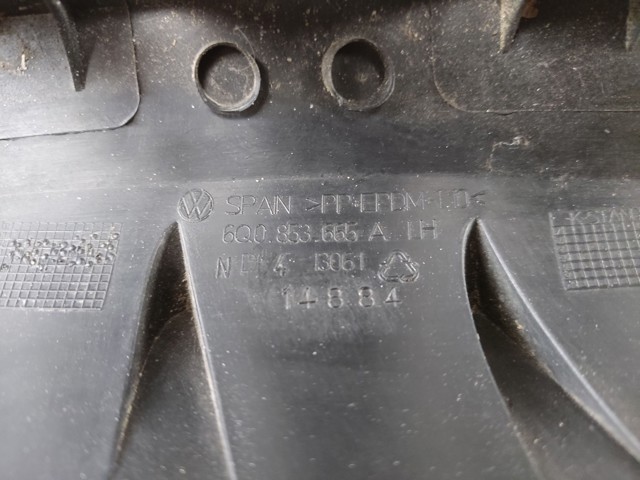Заглушка, решітка протитуманних фар бампера переднього, ліва 6Q0853665A VAG