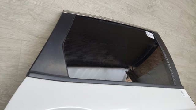 Скло задньої двері правої 73400TRVA01 HONDA