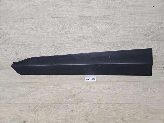 Молдинг передньої лівої двері 75074K2010 TOYOTA