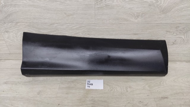 Накладка задньої правої двері Toyota RAV4 4