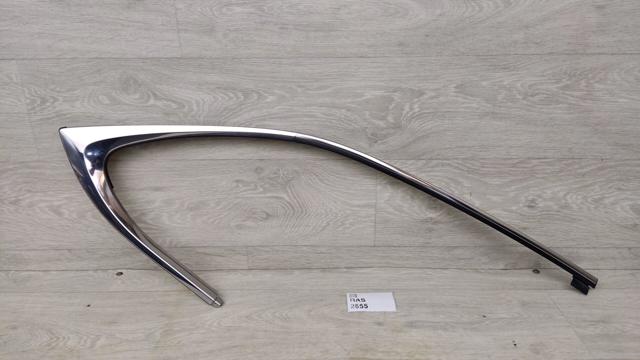 Молдинг опускного скла нижній, двері задньої, правої 7570776020 TOYOTA