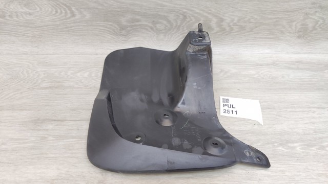 Бризговики передній, правий 7662160160 TOYOTA
