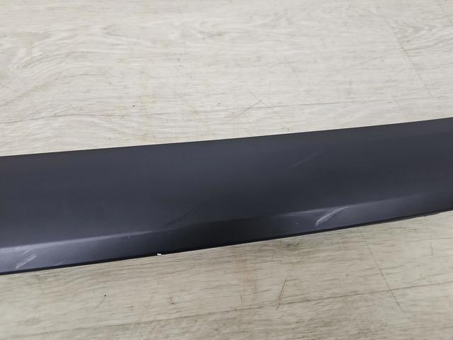 Молдинг лобового скла, правий 768366RR0B NISSAN