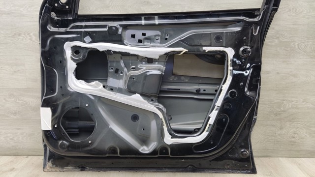 Пасажирські передні двері 801000704R RENAULT