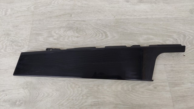 Накладка передніх дверей, правих, вертикальна 802D25DA0A NISSAN