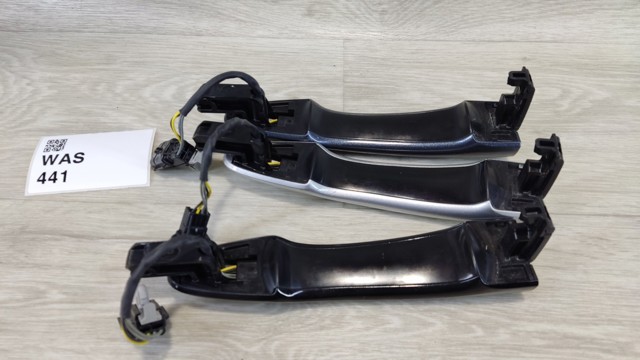 Ручка передньої двері зовнішня права 806404EA0B NISSAN