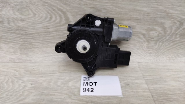 Двигун склопідіймача двері передньої, лівої 807516RR1B NISSAN