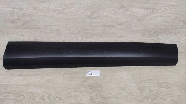 Молдинг передньої правої двері 808706UA0A NISSAN