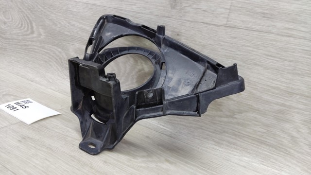 Заглушка протитуманок, ліва 8148202280 TOYOTA