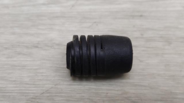 Буфер / відбійник капота 817382V000 HYUNDAI
