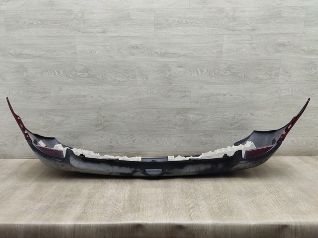 Бампер задній 8200068693 RENAULT