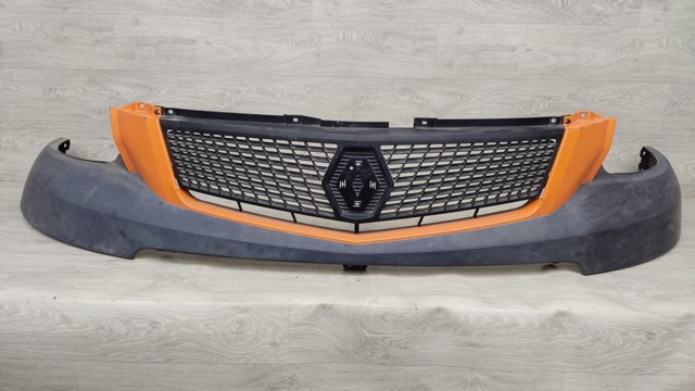 Решітка радіатора 8200239887 RENAULT