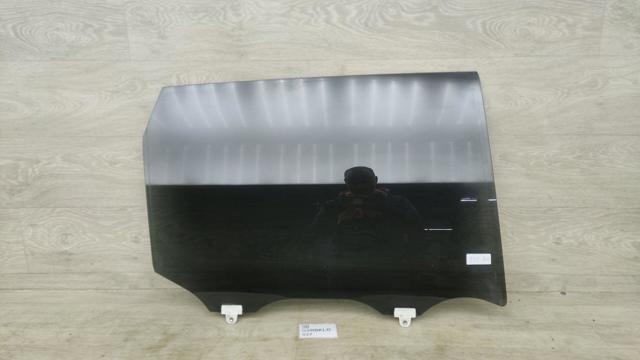 Скло задньої двері правої 823007FR0B NISSAN