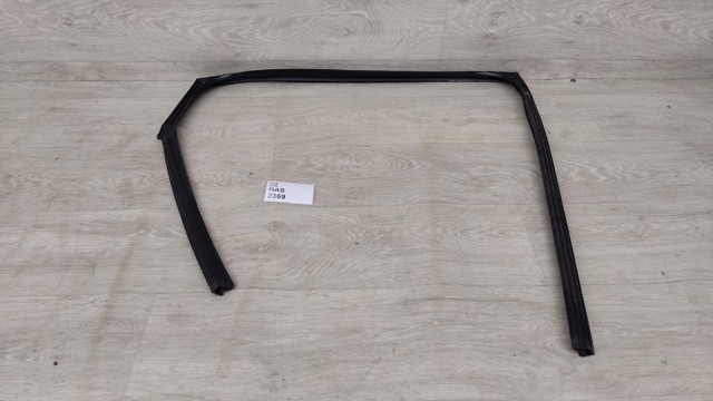 Скло задньої двері лівої 823316RR0B NISSAN