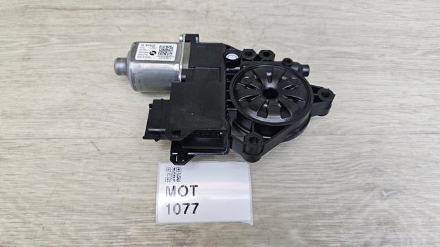 Мотор склопідйомника дверей передніх, лівих 82450AT100 HYUNDAI