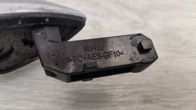 Ручка задньої двері зовнішня права 826405NA0A NISSAN