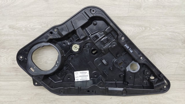 Механізм стеклопод'емника двері задньої, правої 827205DM0A NISSAN
