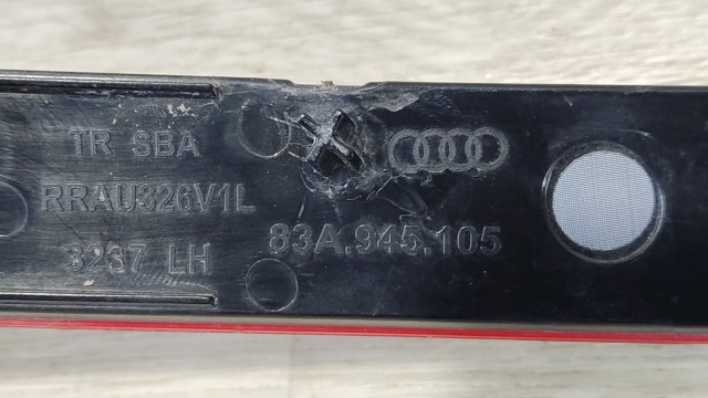 Катафот (відбивач) заднього бампера, лівий 83A945105 VAG
