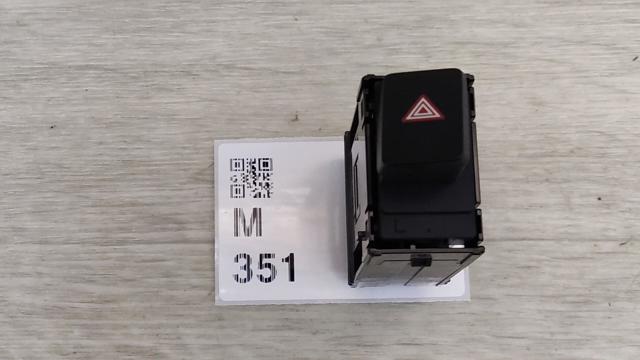Кнопка включення аварійної сигналізації 8433276040 TOYOTA