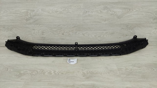 Решітка бампера нижня 86531H6500 HYUNDAI