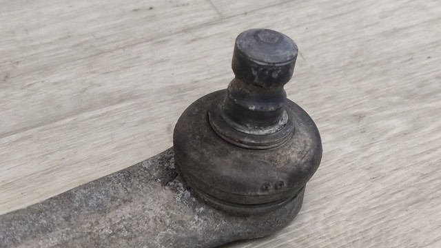 Важіль передньої підвіски верхній, правий 8K0407506P VAG