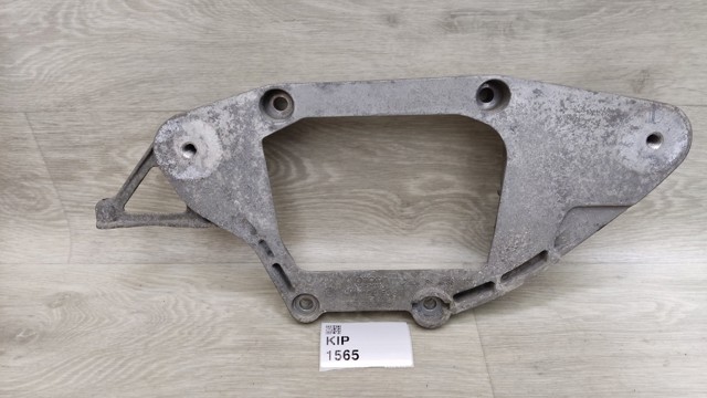 Траверса заднього редуктора, передня 8K0599287J VAG