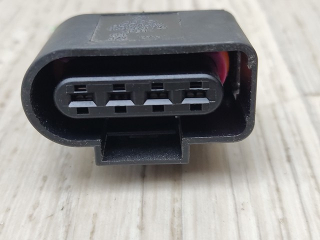 Роз'єм (фішка) котушки запалювання 8K0973724 VAG