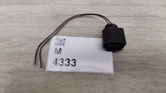 Роз'єм (фішка) протитуманної фари 8P0973722 VAG