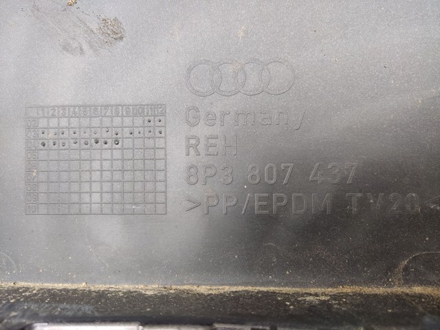 Кожух бампера переднього 8P3807437 VAG