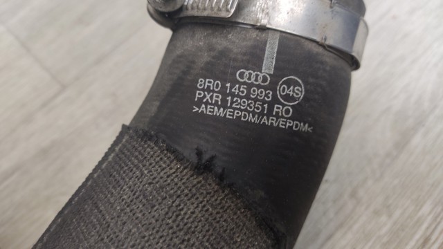 Патрубок дросельний 8R0145993 VAG