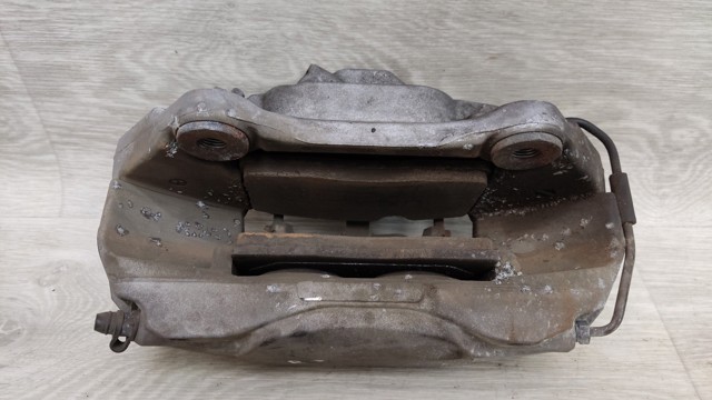 Супорт гальмівний, передній, правий 8R0615108 VAG