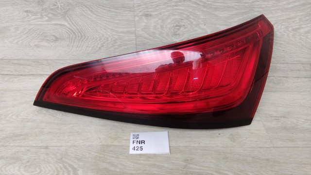 Задній правий стоп 8R0945094D VAG