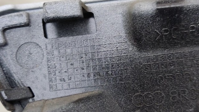 Накладка форсунки омивача фари передньої 8R0955275E VAG