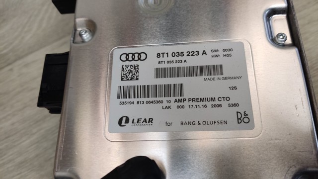 Підсилювач звуку аудіосистеми 8T1035223A VAG
