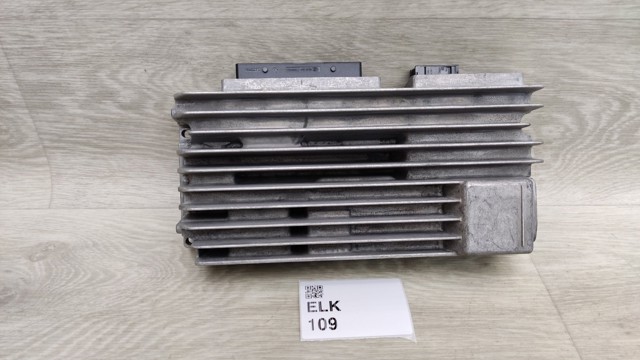 Підсилювач звуку аудіосистеми 8T1035223A VAG