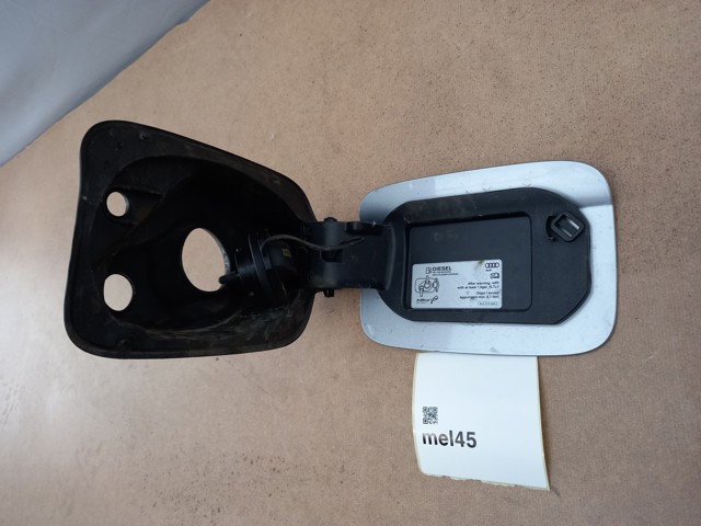 Горловина паливного бака 8U0809906B VAG