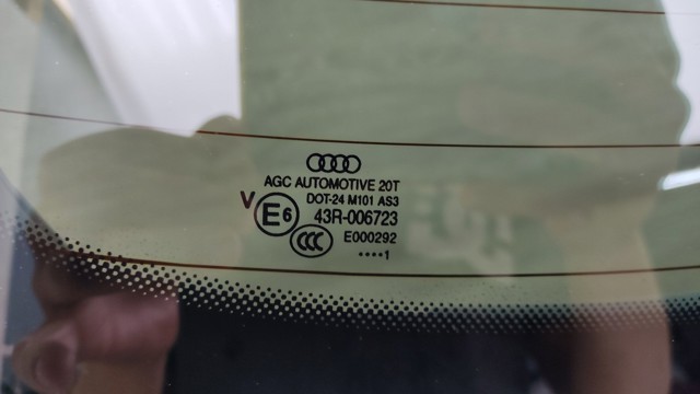 П'яті двері 8U0827025B VAG