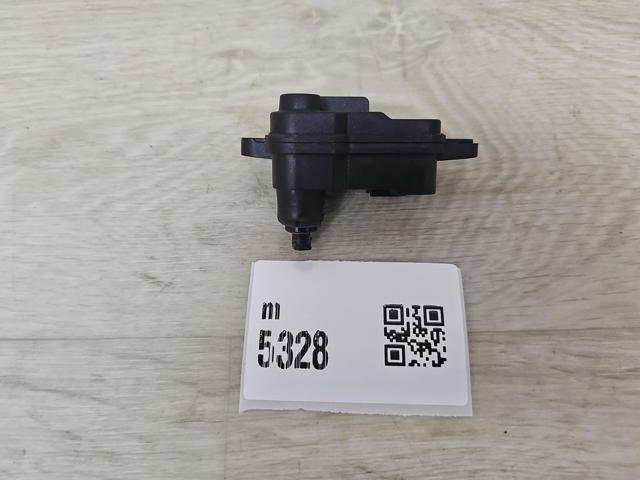 Мотор-привід відкриття лючка бака 8V0862159A VAG