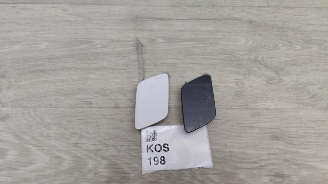 Заглушка бампера буксирувального гака, задня 8V3807241B VAG