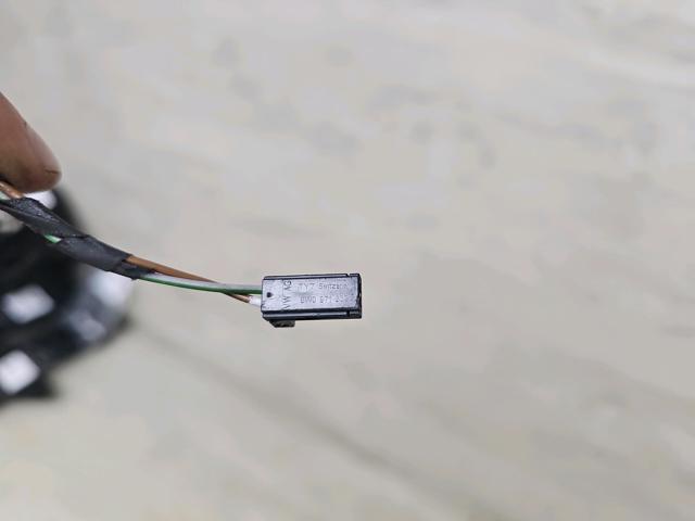 Роз'єм (фішка) ліхтаря підсвітки номерного знака 8W0971832 VAG