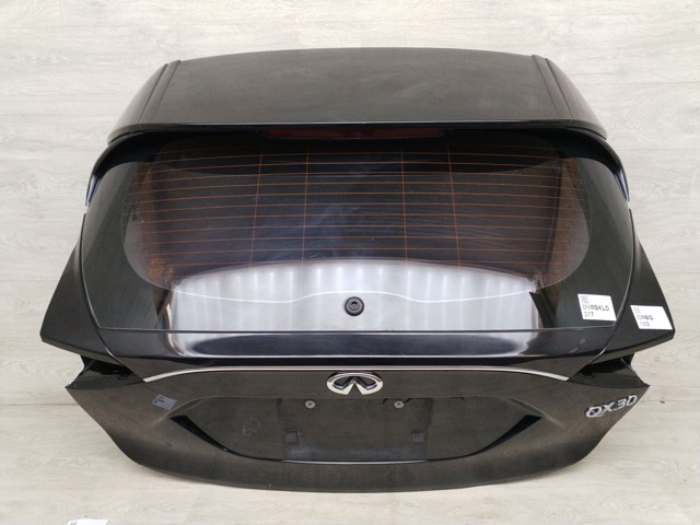 Скло кришки багажника 903005DA0A NISSAN