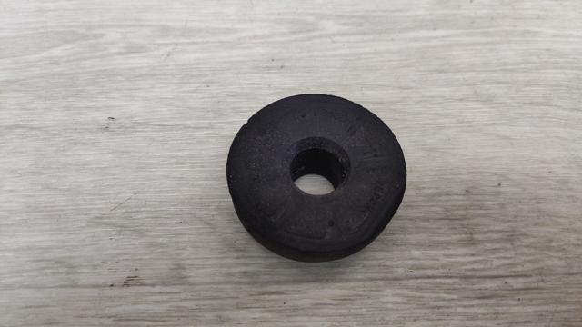 Подушка радіатору нижня 9048040021 TOYOTA