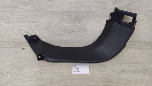 Пластик п'ятих дверей 909035NA0A NISSAN