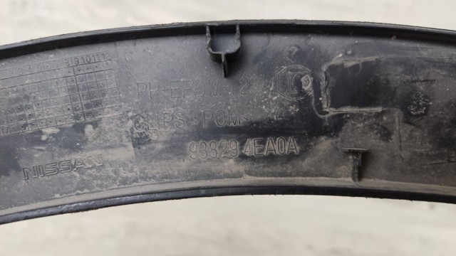Молдинг задньої арки крила, лівий 938294EA0A NISSAN