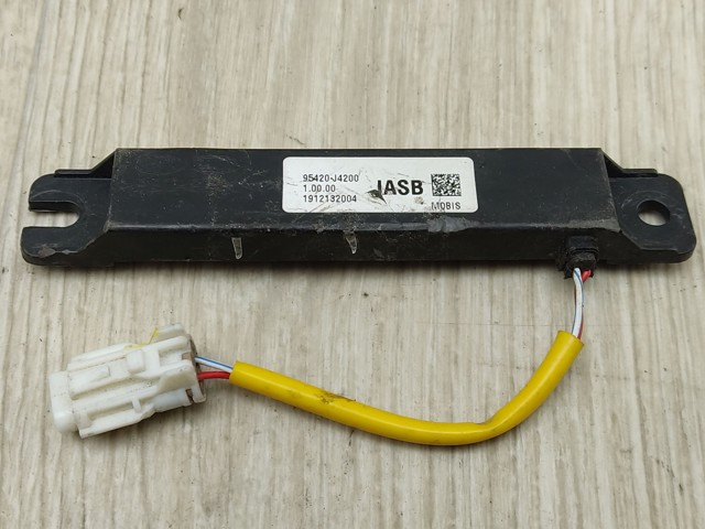 Антена на дах 95420J4200 HYUNDAI