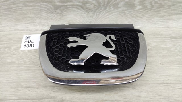 Емблема переднього бампера 9680505177 PEUGEOT