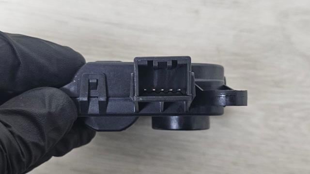 Двигун заслінки печі 971621JAA0 HYUNDAI