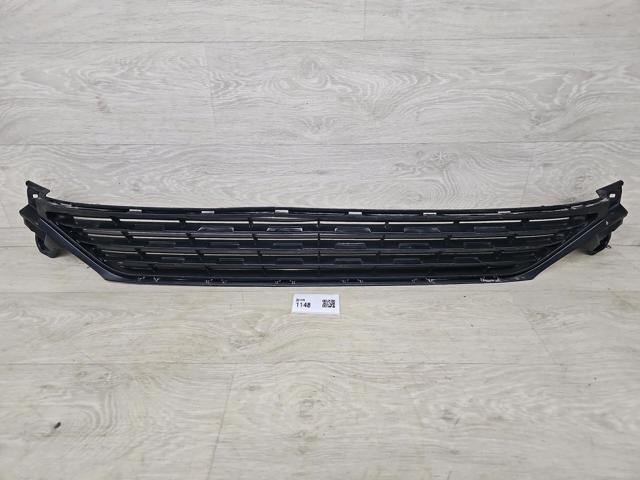 Решітка переднього бампера, центральна 9816027880 PEUGEOT